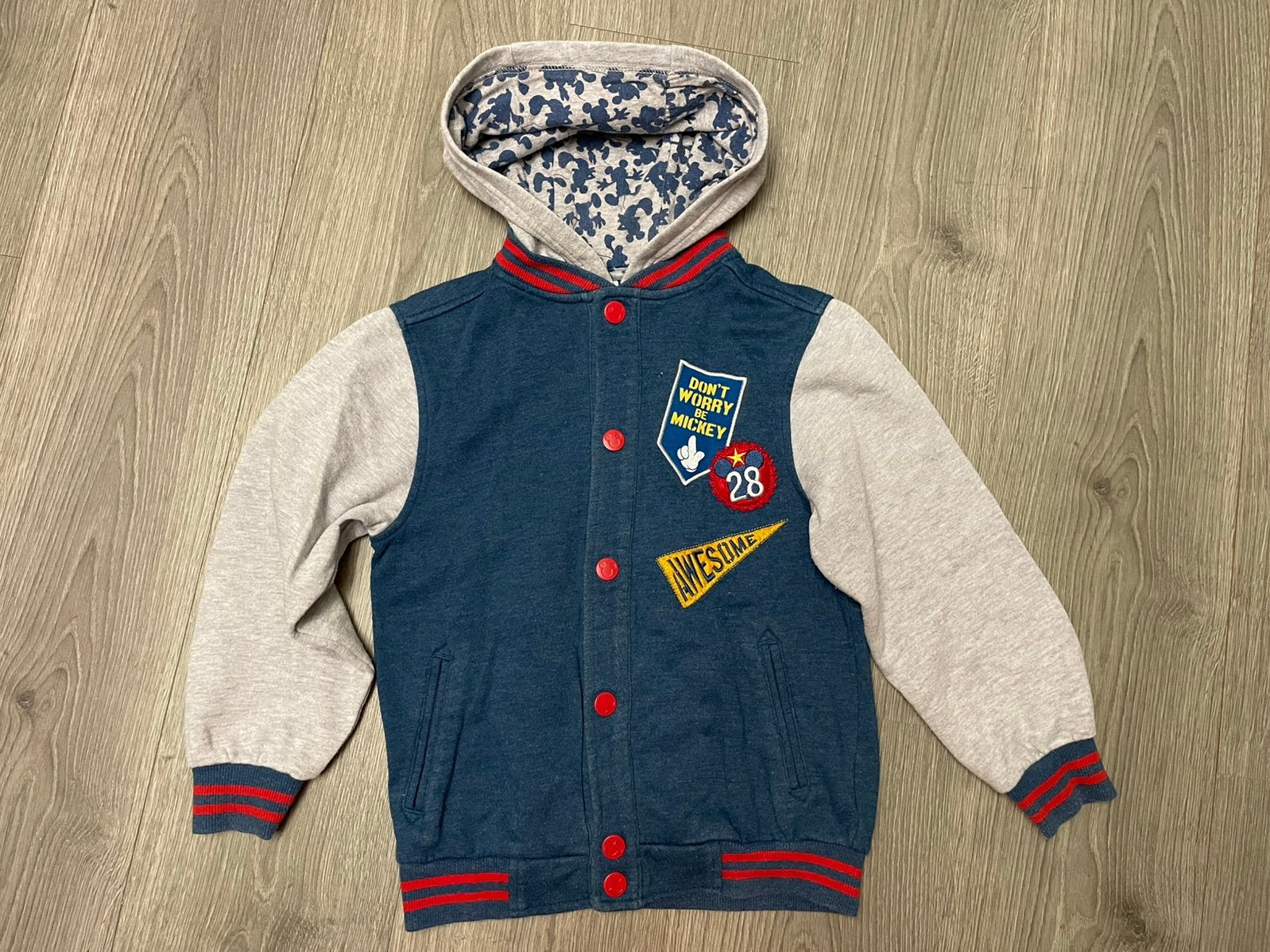 Vest Disneyland, Mickey mouse, maat 110-116, Ophalen of Verzenden, Gebruikt, Jongen of Meisje, Trui of Vest