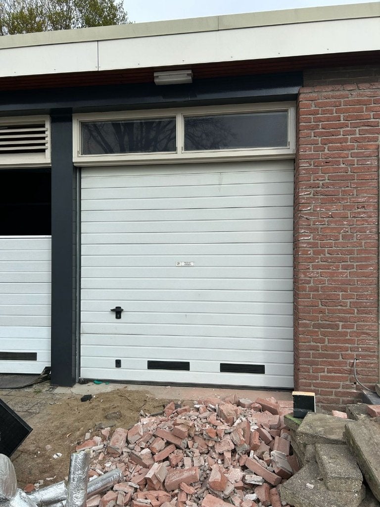 2x Roldeur garagedeur 341x235cm(elec.) +230x237,5cm. ( 084 ), Ophalen, Gebruikt, Garagedeur, Nb
