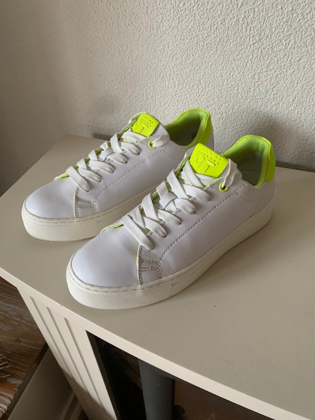 Witte sneakers van Marco Tozzi , maat 37, als nieuw!, Wit, Marco Tozzi, Ophalen of Verzenden, Sneakers of Gympen