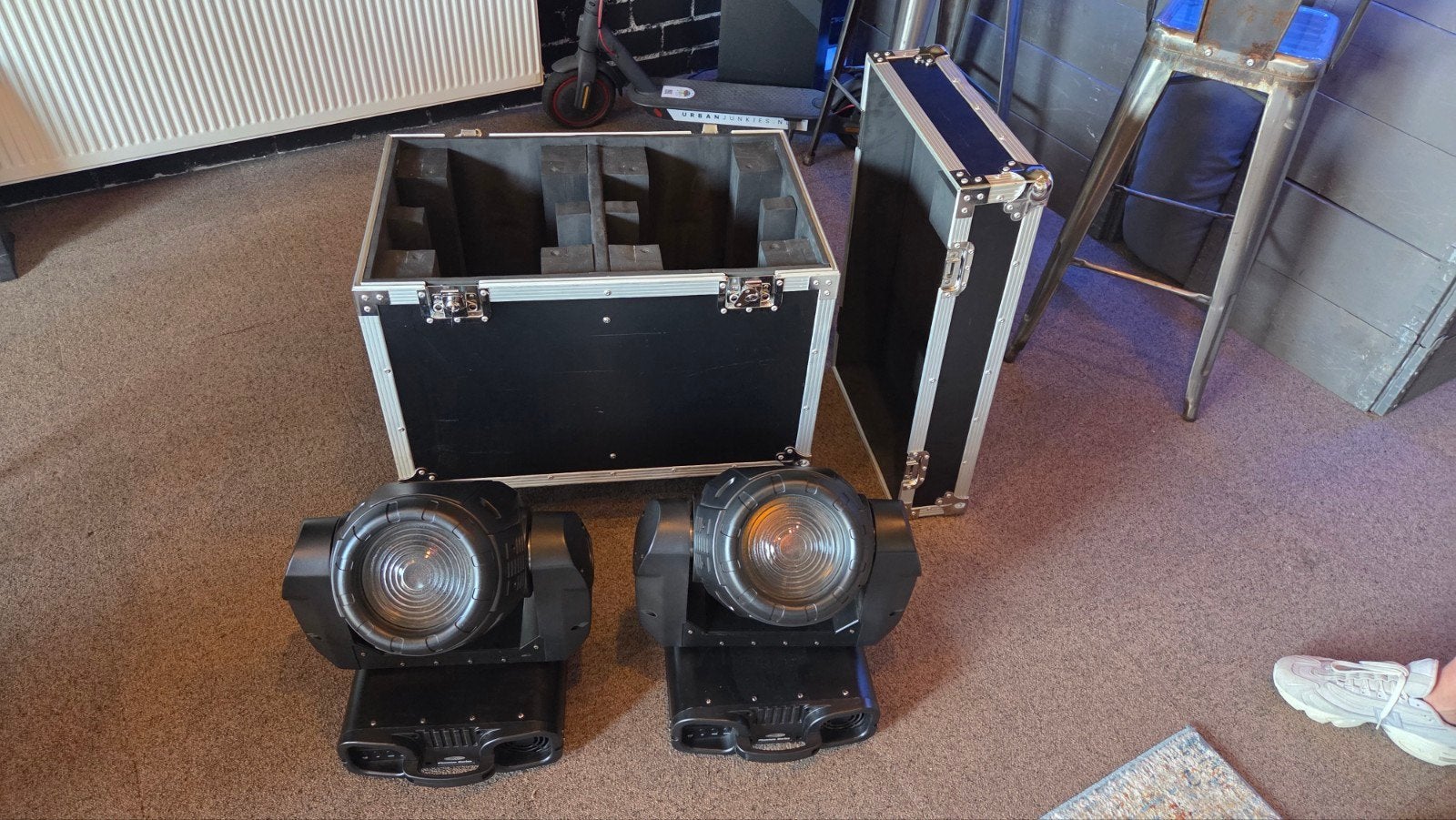2x Showtec Phantom 250 CMY Wash Moving Heads + Flightcase, Ophalen, Gebruikt, Licht