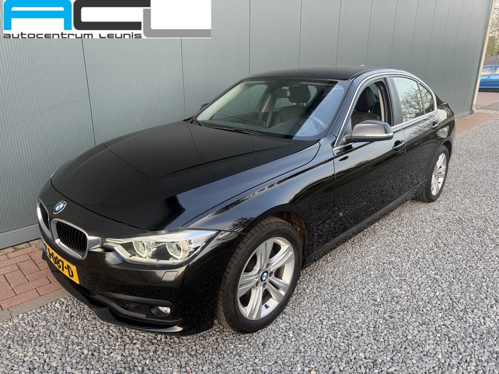 BMW 3-serie 320i 184pk Sedan Executive Luxury (bj 2016), Auto's, BMW, 1998 cc, Achterwielaandrijving, Gebruikt, 4 cilinders