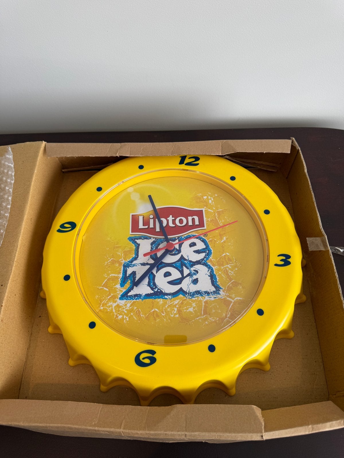Lipton Ice Tea Wandklok - Uniek Design, Ophalen of Verzenden, Zo goed als nieuw, Analoog, Wandklok