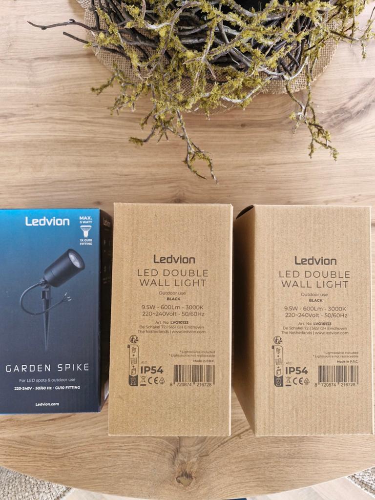 *NIEUW* 2 stuks Led wandverlichting en prikspot., Tuin en Terras, Buitenverlichting, Minder dan 50 watt, Ophalen of Verzenden