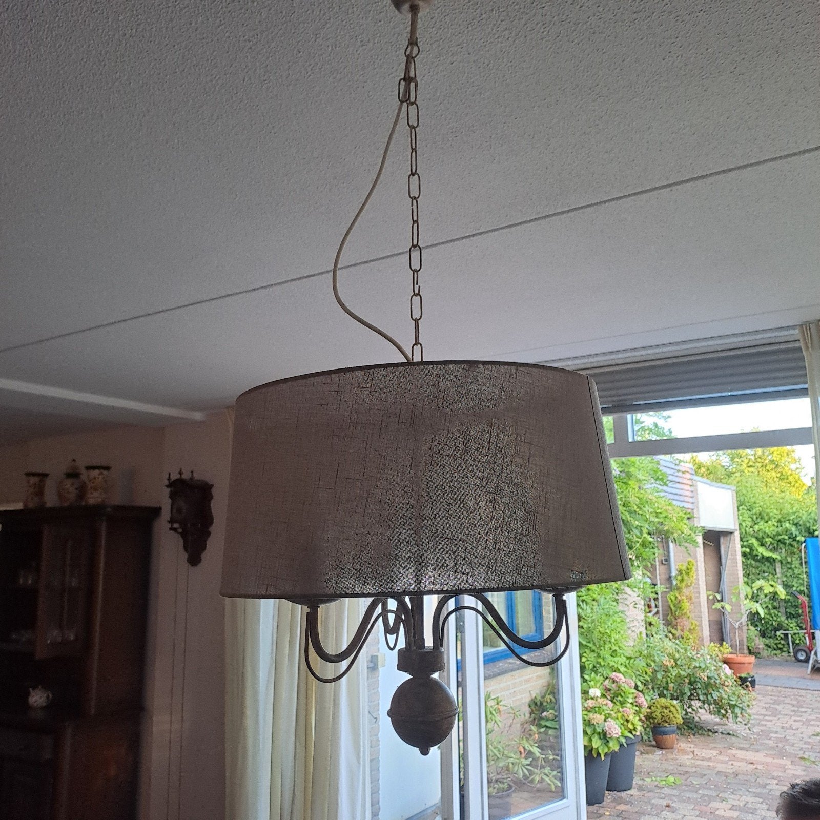 Elegante hanglamp met stoffen kap en 3 lichtpunten, Huis en Inrichting, Lampen | Hanglampen, Gebruikt, Metaal, Textiel, E14 (klein)