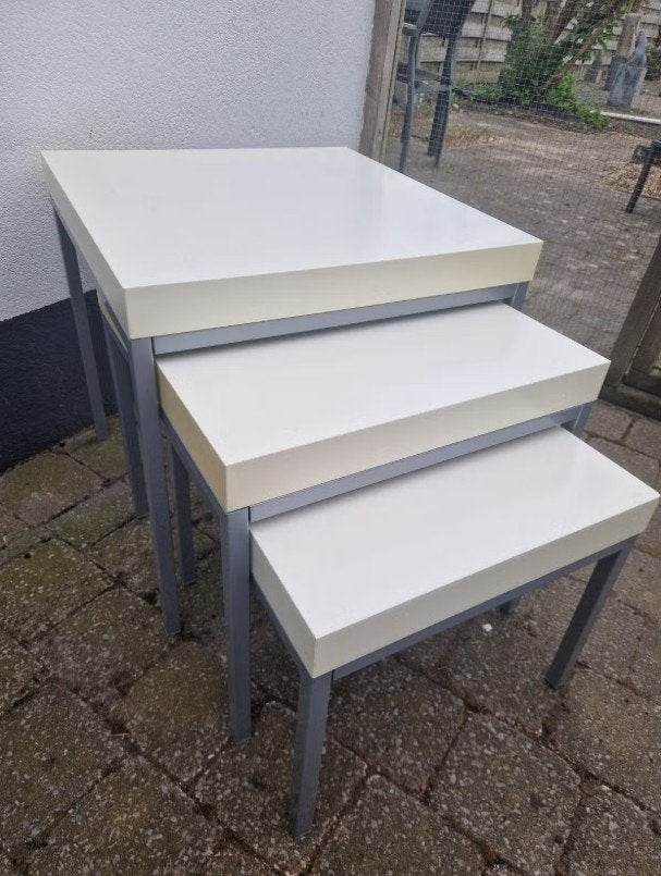 Set van drie nieuwe IKEA Klubbo bijzettafels (wit), Overige materialen, Minder dan 55 cm, Vierkant, Nieuw
