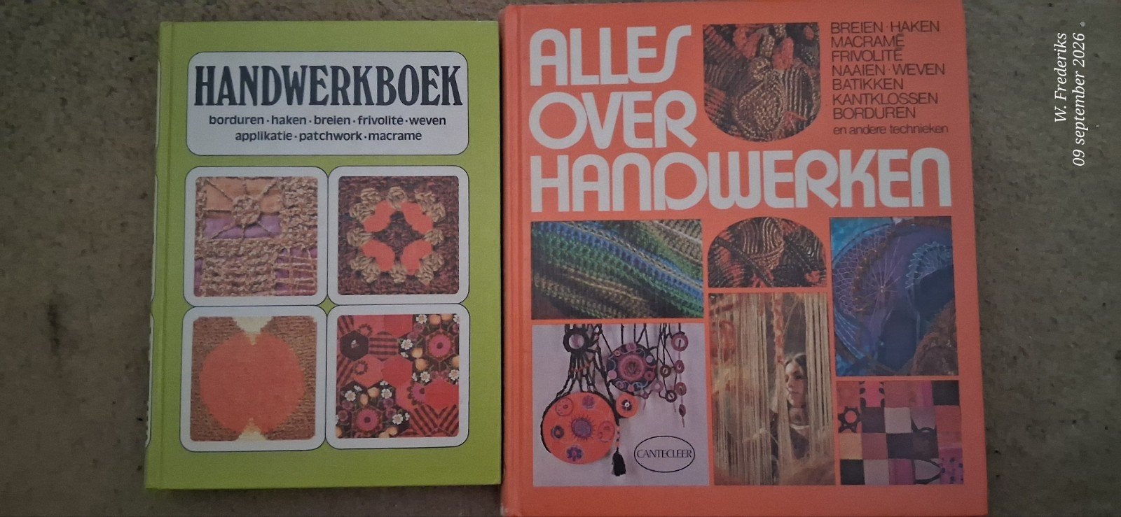 2 Vintage handwerkboeken, Boeken, Ophalen of Verzenden, Gelezen, Breien en Haken