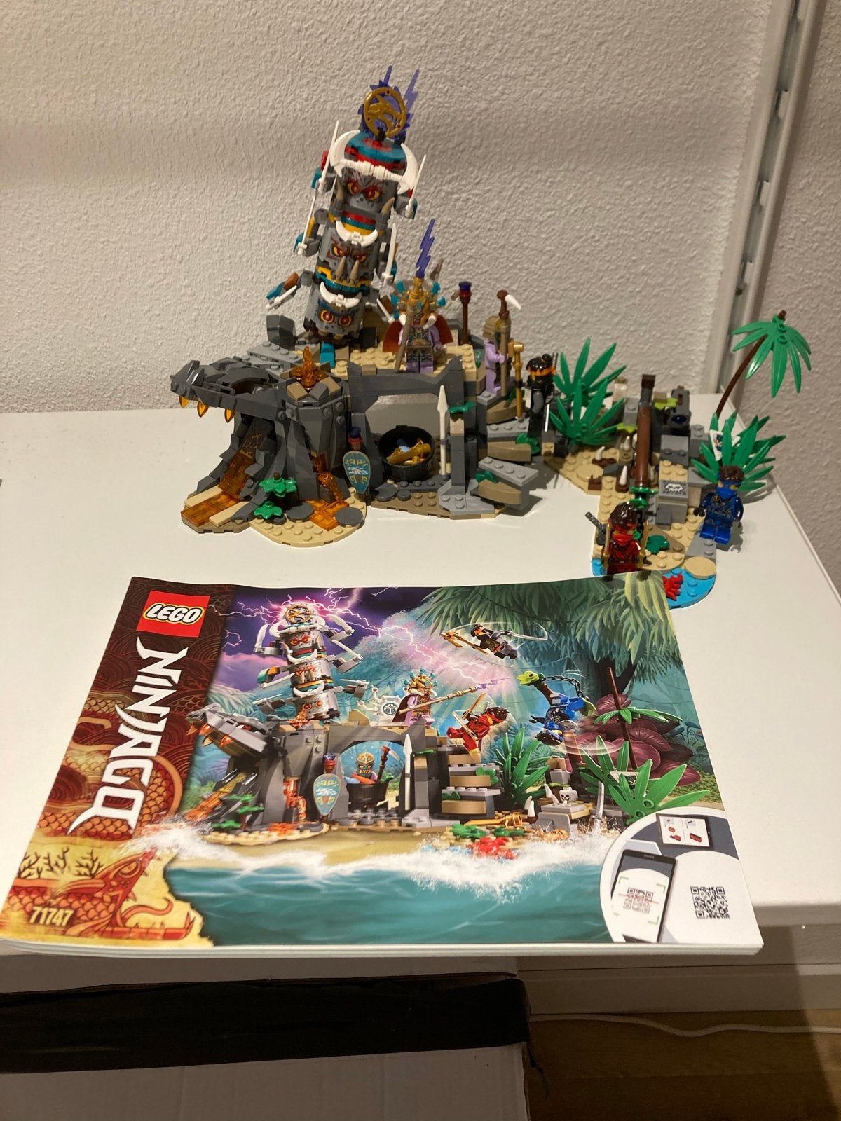 LEGO Ninjago 71747 De Bewakersdorp, Lego, Ophalen of Verzenden, Zo goed als nieuw, Compleet