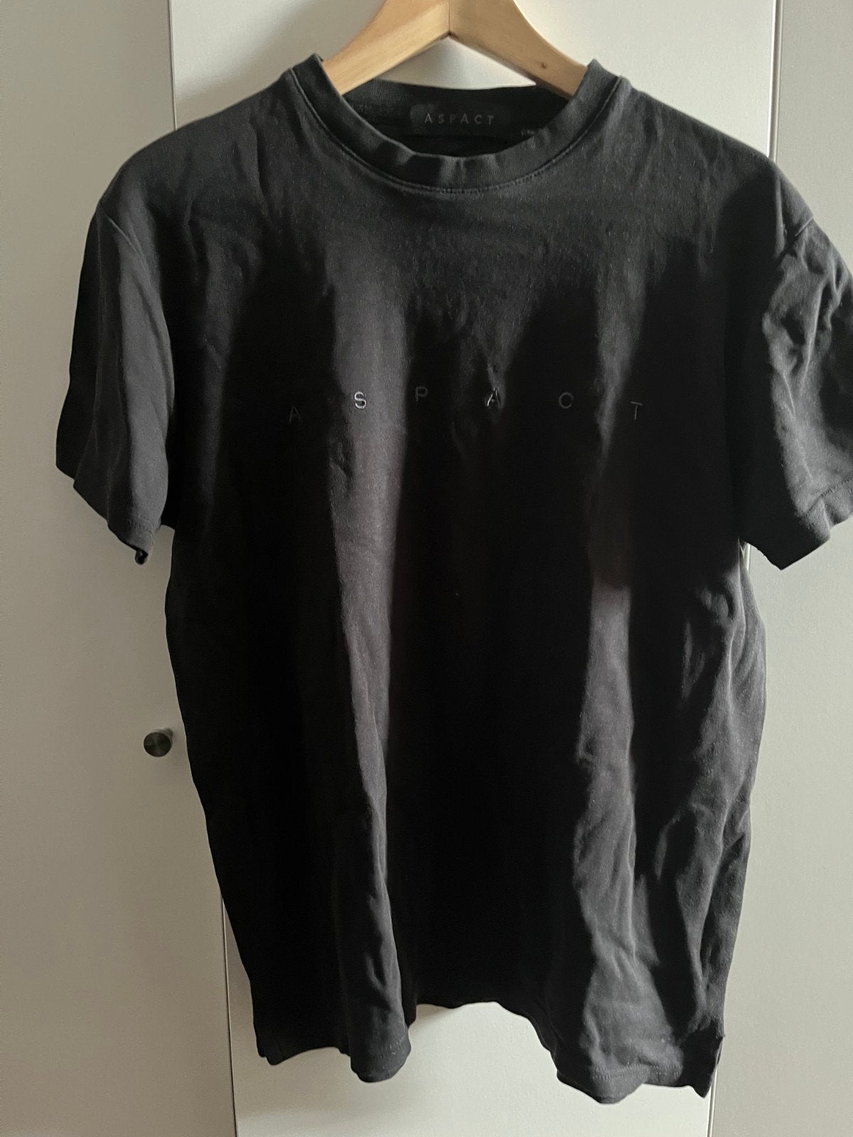 Zwart t-shirt van Aspact in maat M in nieuwstaat, Kleding | Heren, Maat 48/50 (M), Zwart, Aspact, Ophalen of Verzenden