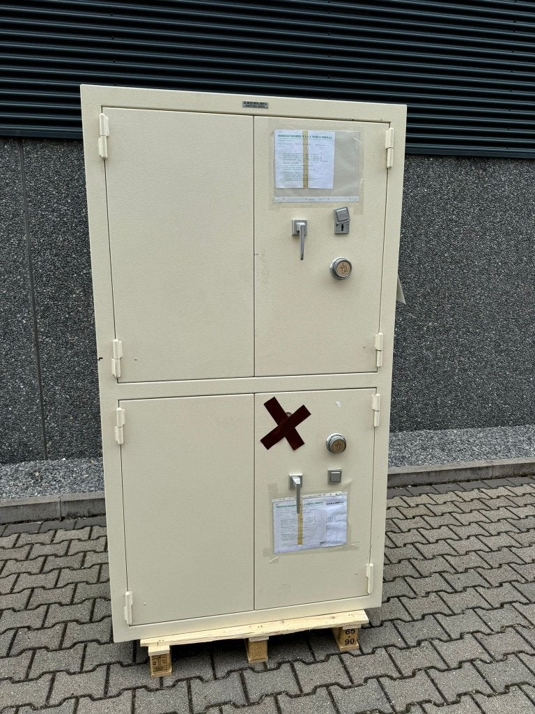 VDH dubbele brandwerende/archiefkast 196x108x60 €450,-, Niet ingevuld, Niet ingevuld, Niet ingevuld