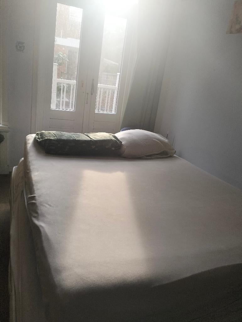 Ikea matras VALEVÅG, Huis en Inrichting, Slaapkamer | Matrassen en Bedbodems, Ophalen, 140 cm, Zo goed als nieuw, Twijfelaar