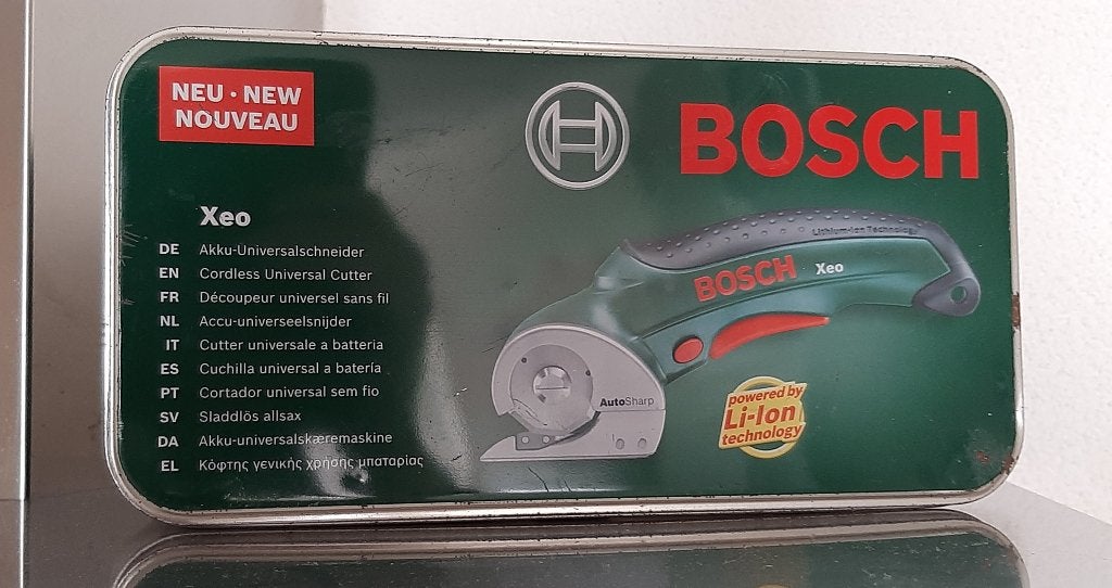 Bosch XEO universeel snijder met Accu 3,6 volt 4,5 Watt, Ophalen of Verzenden, Gebruikt, Snijgereedschap, Bosch