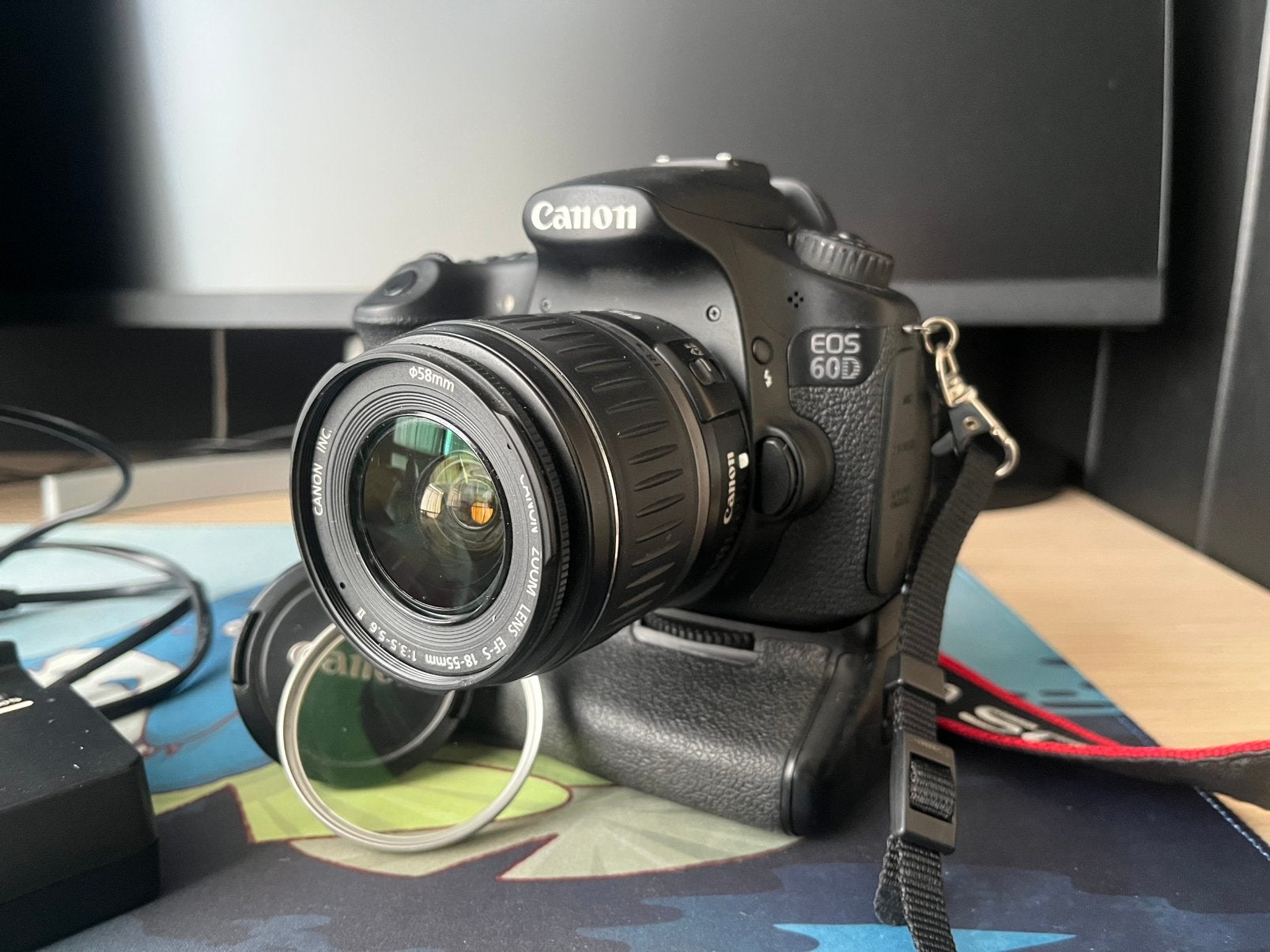 Canon 60D met batterypack, lens en mankement, Gebruikt, Spiegelreflex, Canon, Ophalen of Verzenden