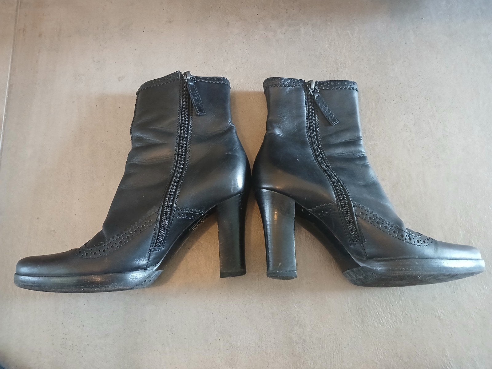 Hugo Boss zwarte leren halfhoge laarsjes maat 36, Zwart, Ophalen of Verzenden, Zo goed als nieuw, Hugo Boss