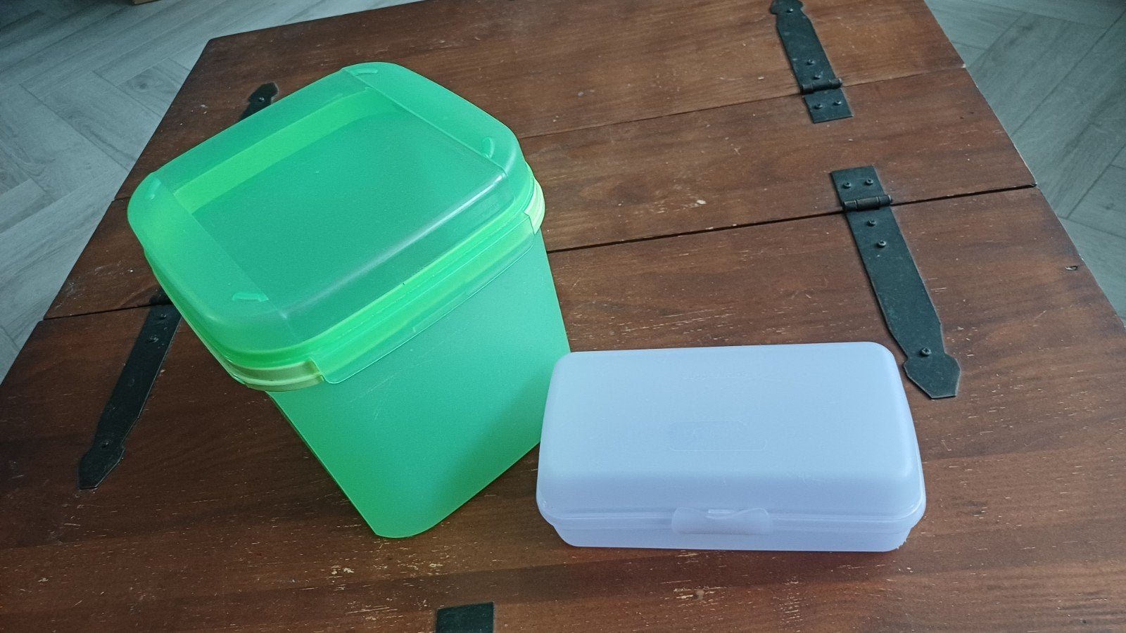 2 bakken/dozen van Tupperware, Huis en Inrichting, Ophalen of Verzenden, Gebruikt, Blauw, Bewaardoos