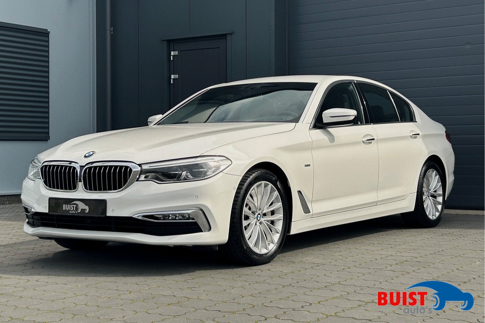BMW 5 Serie 530i High Executive Luxury Line NAPPA LEER 18" N, Auto's, Automaat, 1998 cc, Achterwielaandrijving, Gebruikt