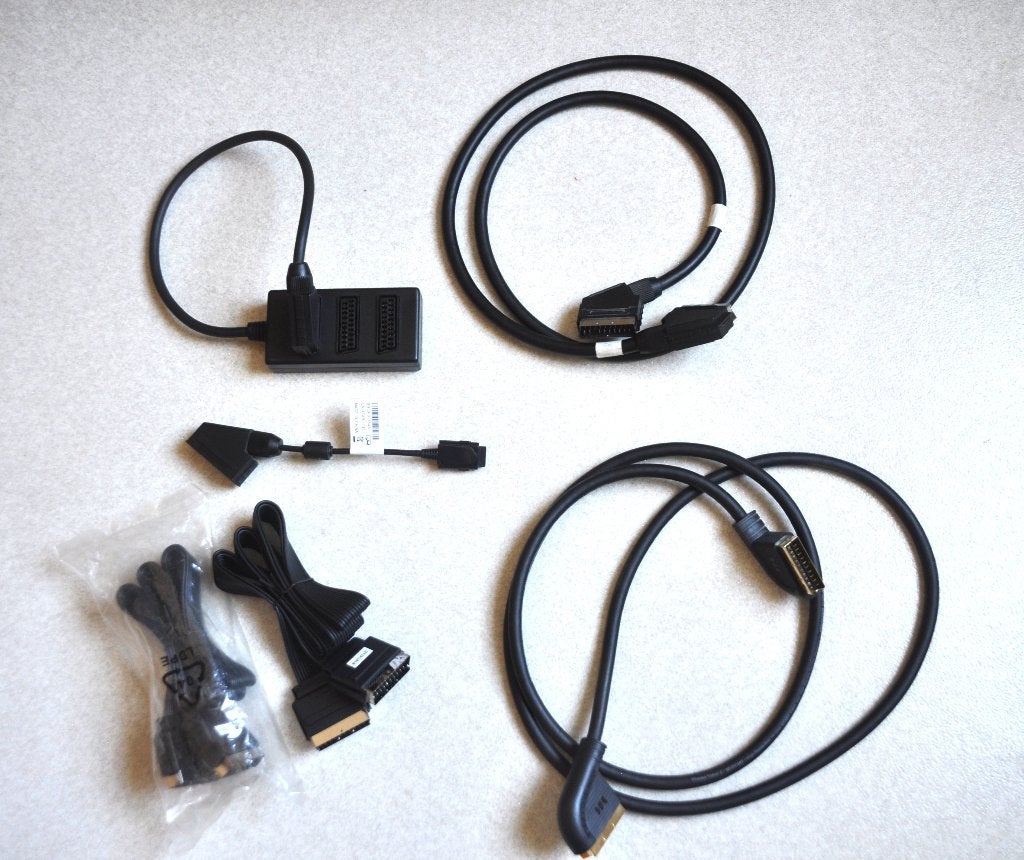 Scart  Kabels / Kabel  Verdeeldoos  -  Diverse  uitvoeringen, Ophalen of Verzenden, Minder dan 2 meter, Scartkabel