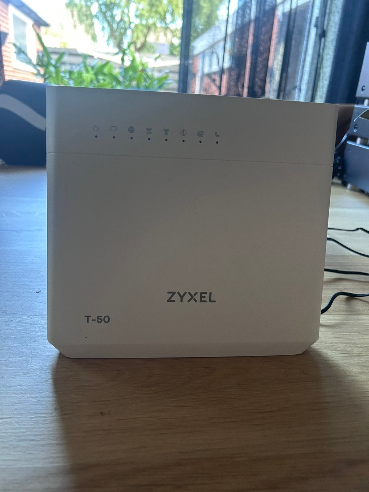 Zyxel T-50 (VMG8825-T50) Dual-Band Wifi-Router / Modem, Ophalen of Verzenden, Zo goed als nieuw, Router met modem