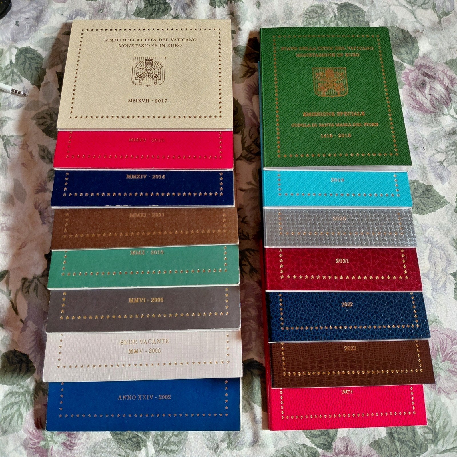 Verschillende eurosets Vatikaanstad --- SOLDEN, Ophalen of Verzenden, Vaticaanstad, 2 euro, Setje