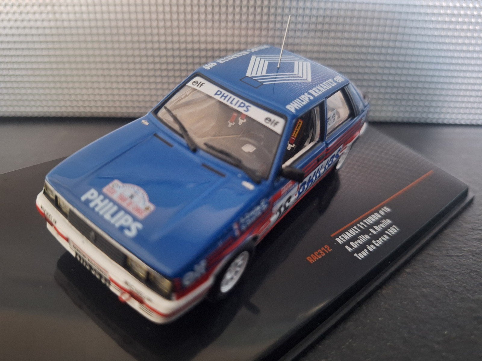 Afgeprijsd wegens kleine breuk in boxje Renault 11 IXO 1:43, Overige merken, IXO, IXO, Nieuw