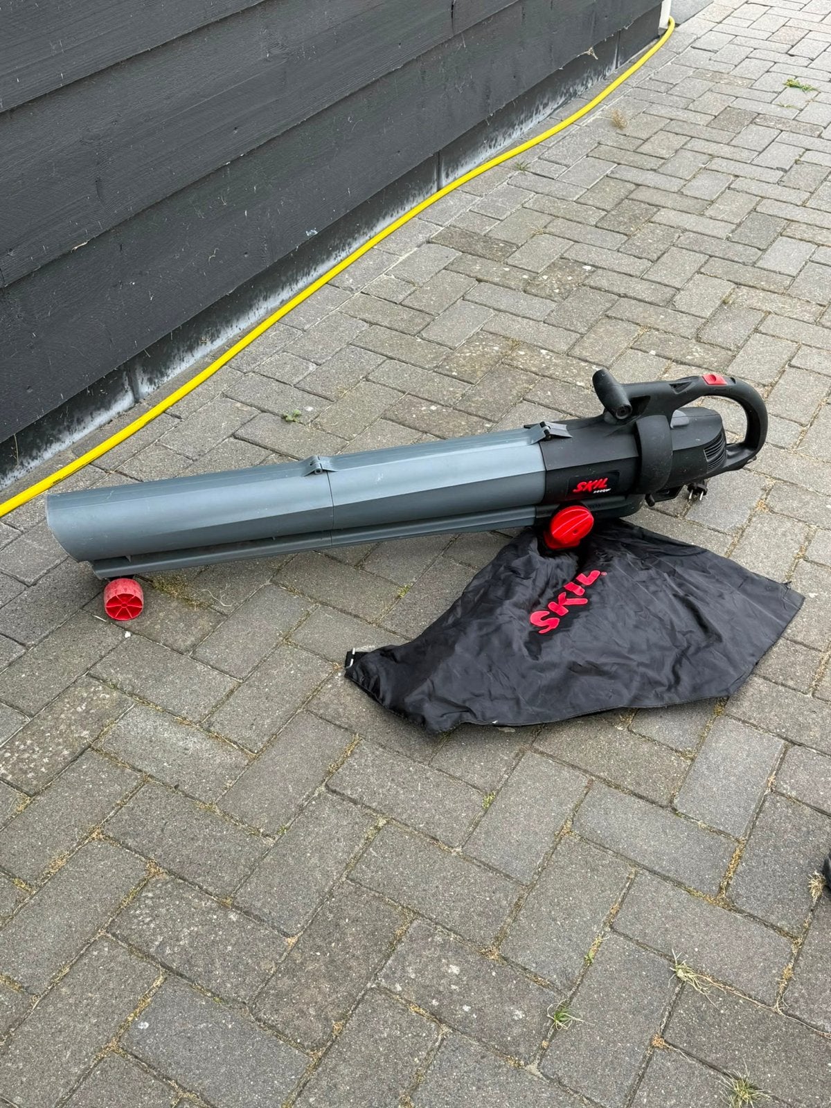 SKIL 2800W Bladblazer/Bladzuiger met Versnipperfunctie, Gebruikt, Handgedragen, Ophalen of Verzenden, Met opvangzak