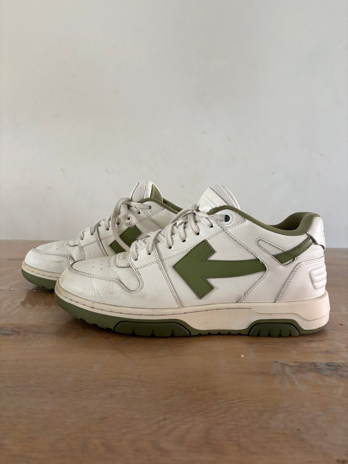 Sneaker OFF WHITE out of office, Ophalen of Verzenden, Zo goed als nieuw, Overige kleuren