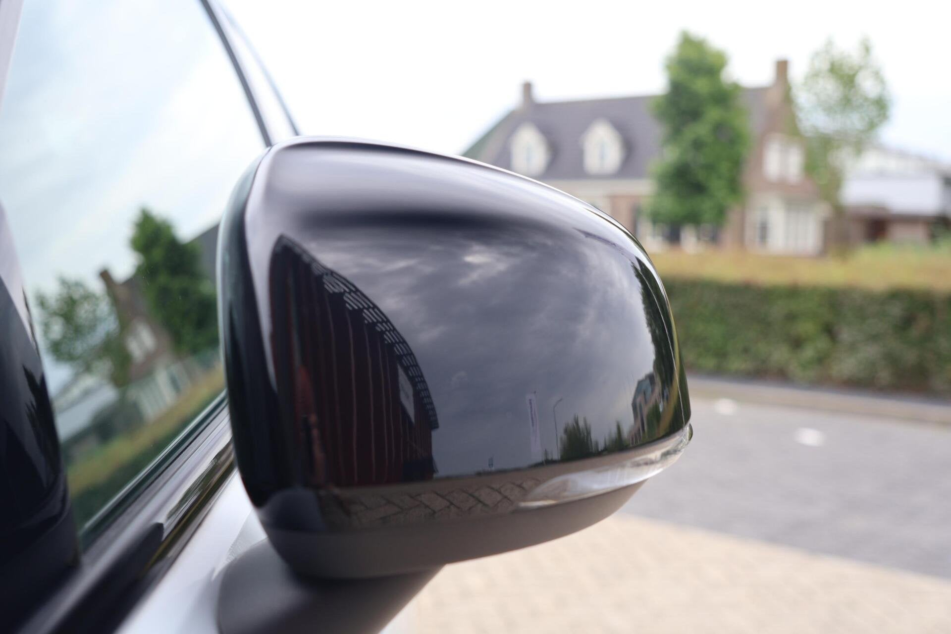 Foto 9 van Volvo XC40 T4 Recharge R-Design | Stoelverwarming | Trekhaak