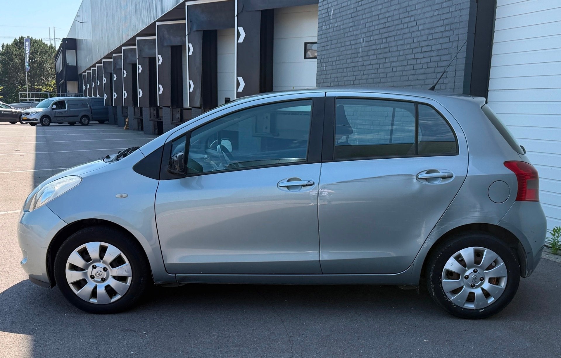 Toyota Yaris 1.3 VVTi Sol AIRCO/ELKPAKKET/5DEURS/NAP, Voorwielaandrijving, Stof, Zwart, 4 cilinders