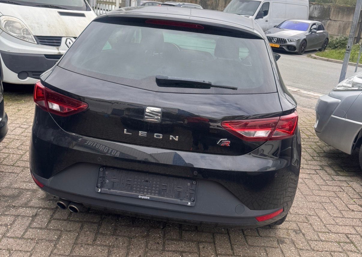 TE HUUR; VW POLO / RENAULT CLIO / PEUGEOT 208 / VERHUUR AUTO, Met chauffeur, Personenauto