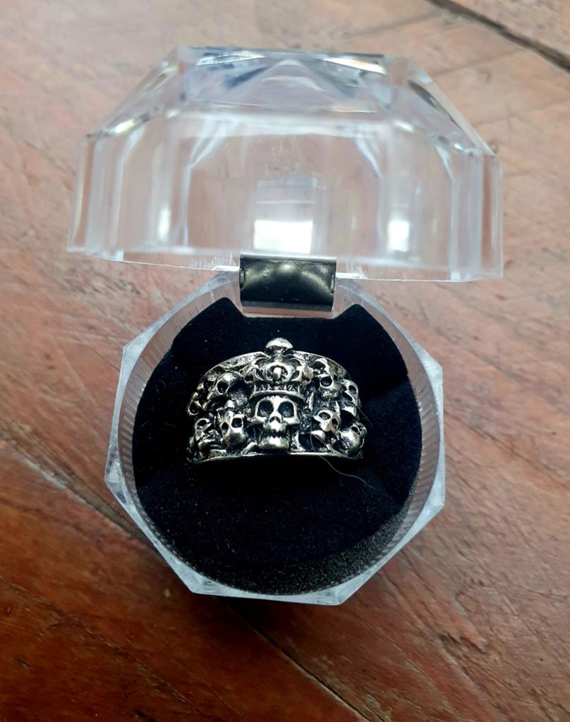 Verstelbare ring met doodskoppen en kroon, 18 tot 19, IJzer of Staal, Ophalen of Verzenden, Zo goed als nieuw
