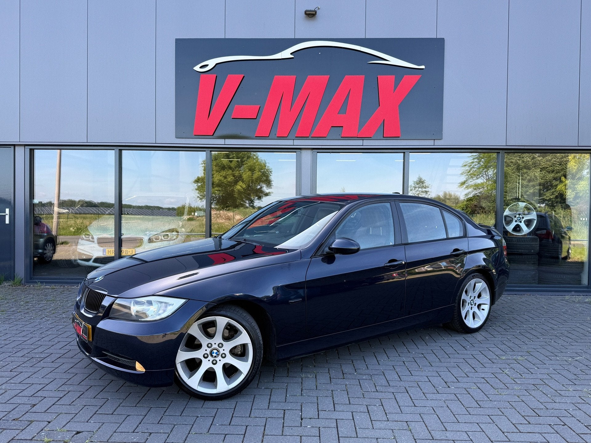 BMW 325i AUT Executive ACC Navi Prof Leder Memory Trekhaak, Automaat, 745 kg, Achterwielaandrijving, 2497 cc