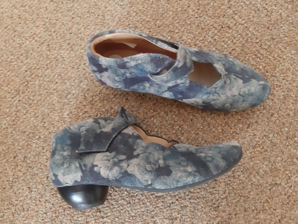 prachtige aparte blauwe schoenen Think! maat 37,5, Kleding | Dames, Ophalen, Schoenen met lage hakken, Blauw, Think!
