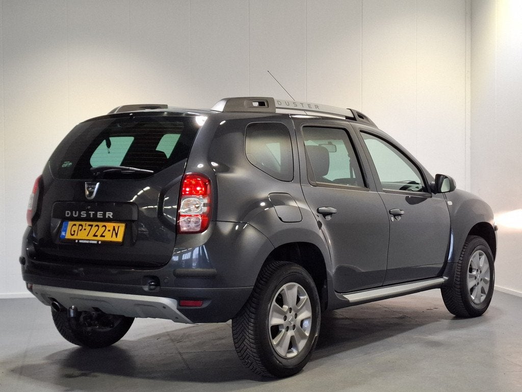 Dacia Duster 1.2 TCe 4x2 10th Anniversary | Navigatie | Lich, Voorwielaandrijving, Stof, Gebruikt, Duster