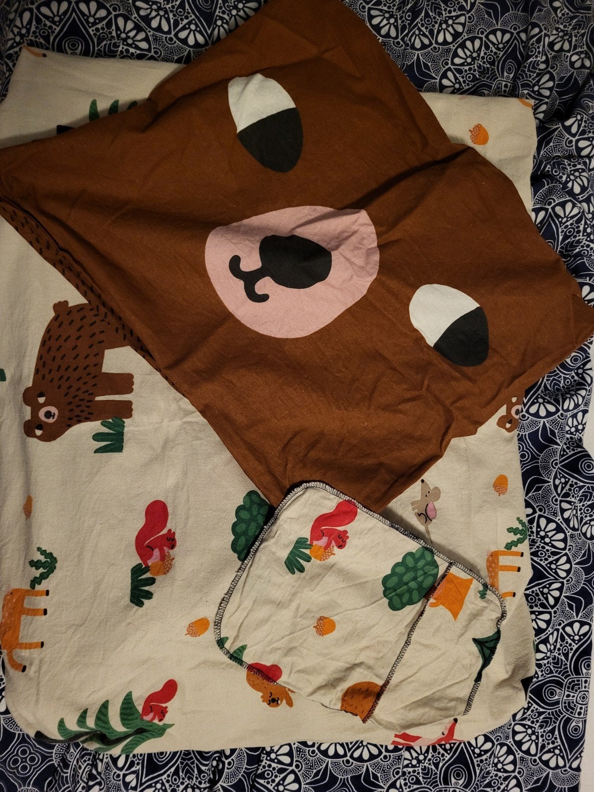 Leuk dekbedovertrek met beren en bosdieren voor kinderbed, Gebruikt, Dekbedovertrek, Ophalen of Verzenden, Kinderbed