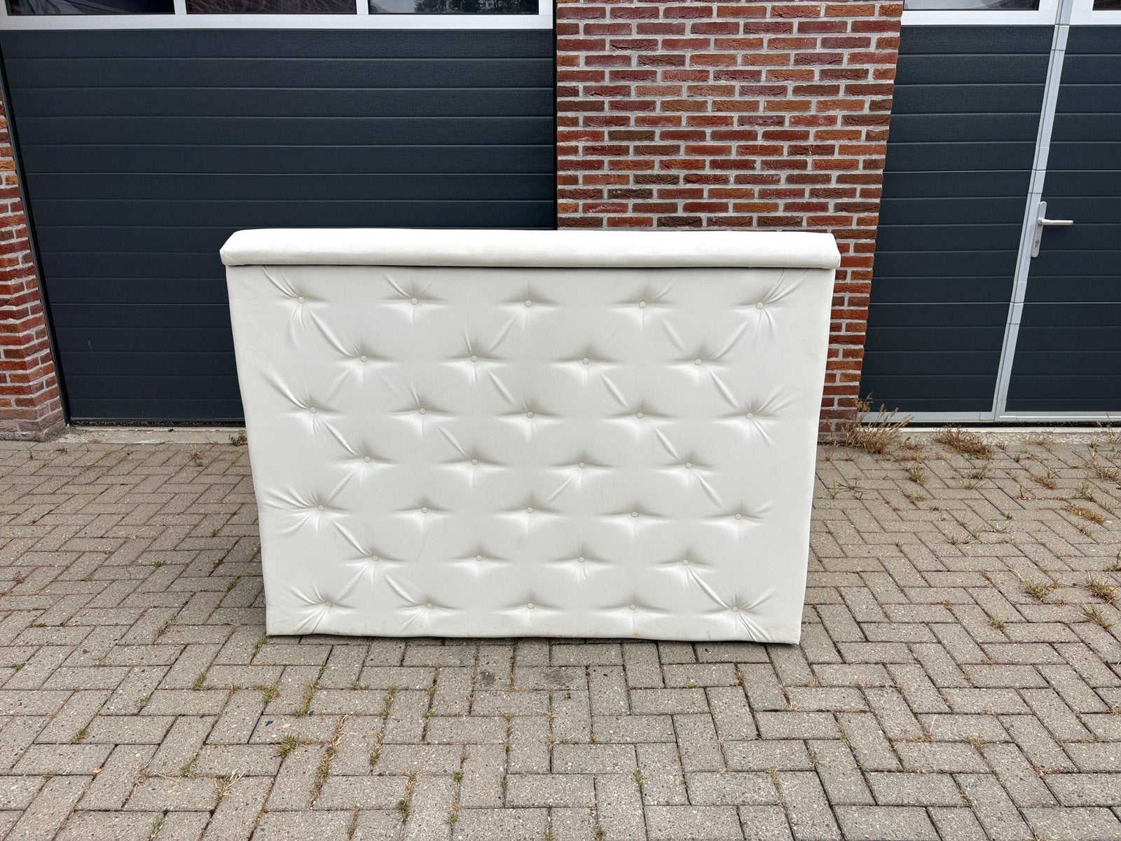 Nette witte DJ Booth Chesterfield style, Ophalen of Verzenden, Zo goed als nieuw, Overige merken