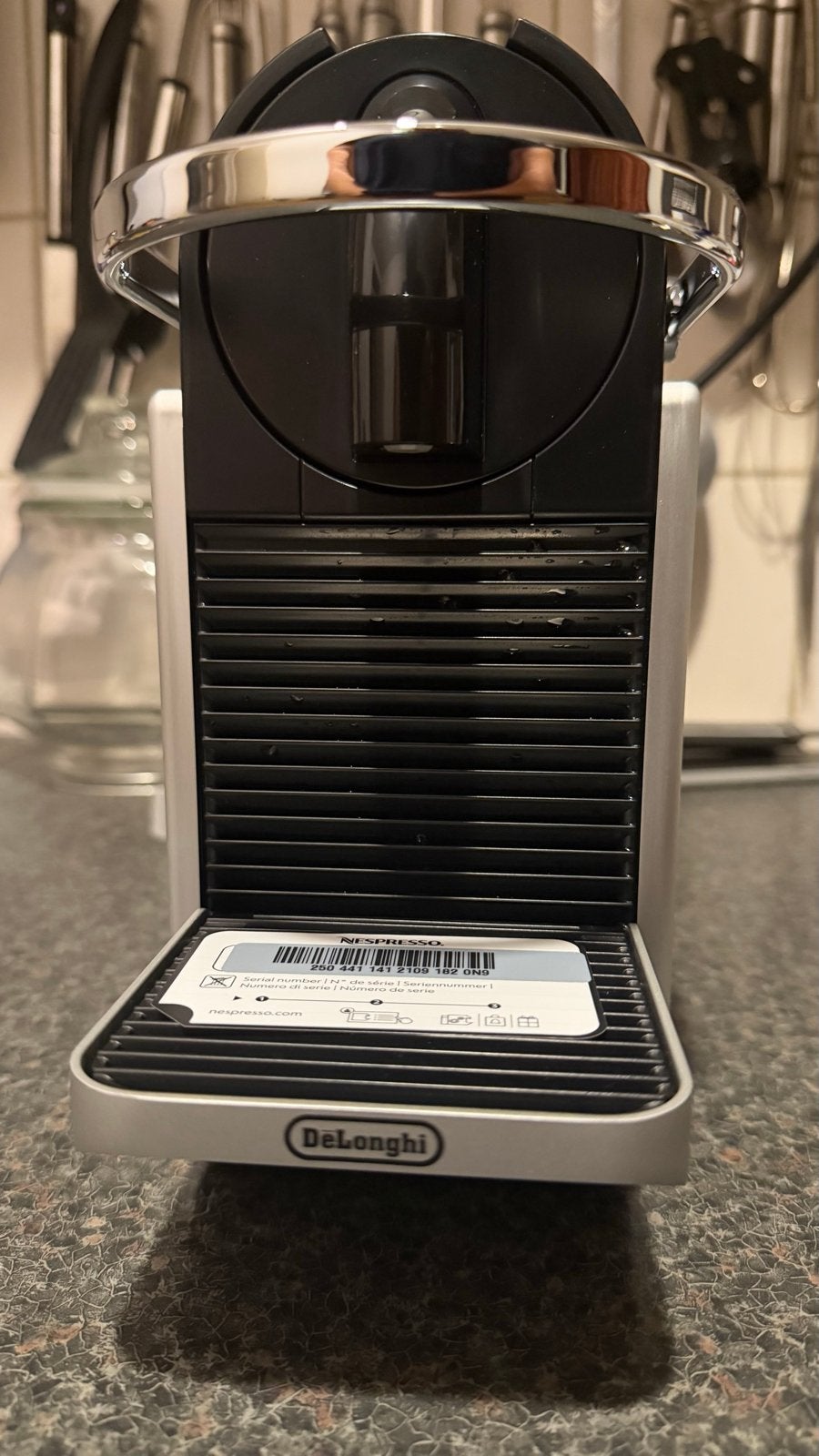 Foto 2 van De'Longhi Nespresso Pixie BLACK EN127.S - Nieuw