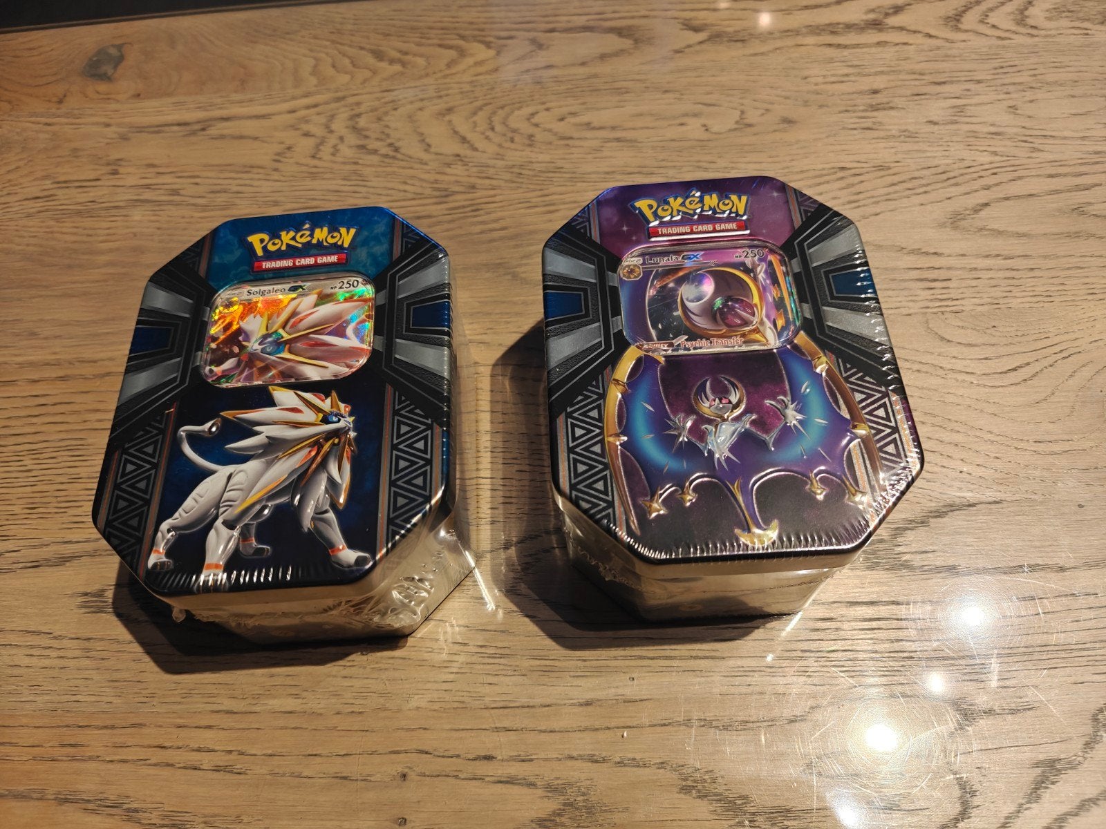 Legends of Alola Solgaleo en Lunala GX tins 2017 Sealed !, Ophalen of Verzenden, Nieuw, Boosterbox, Foil