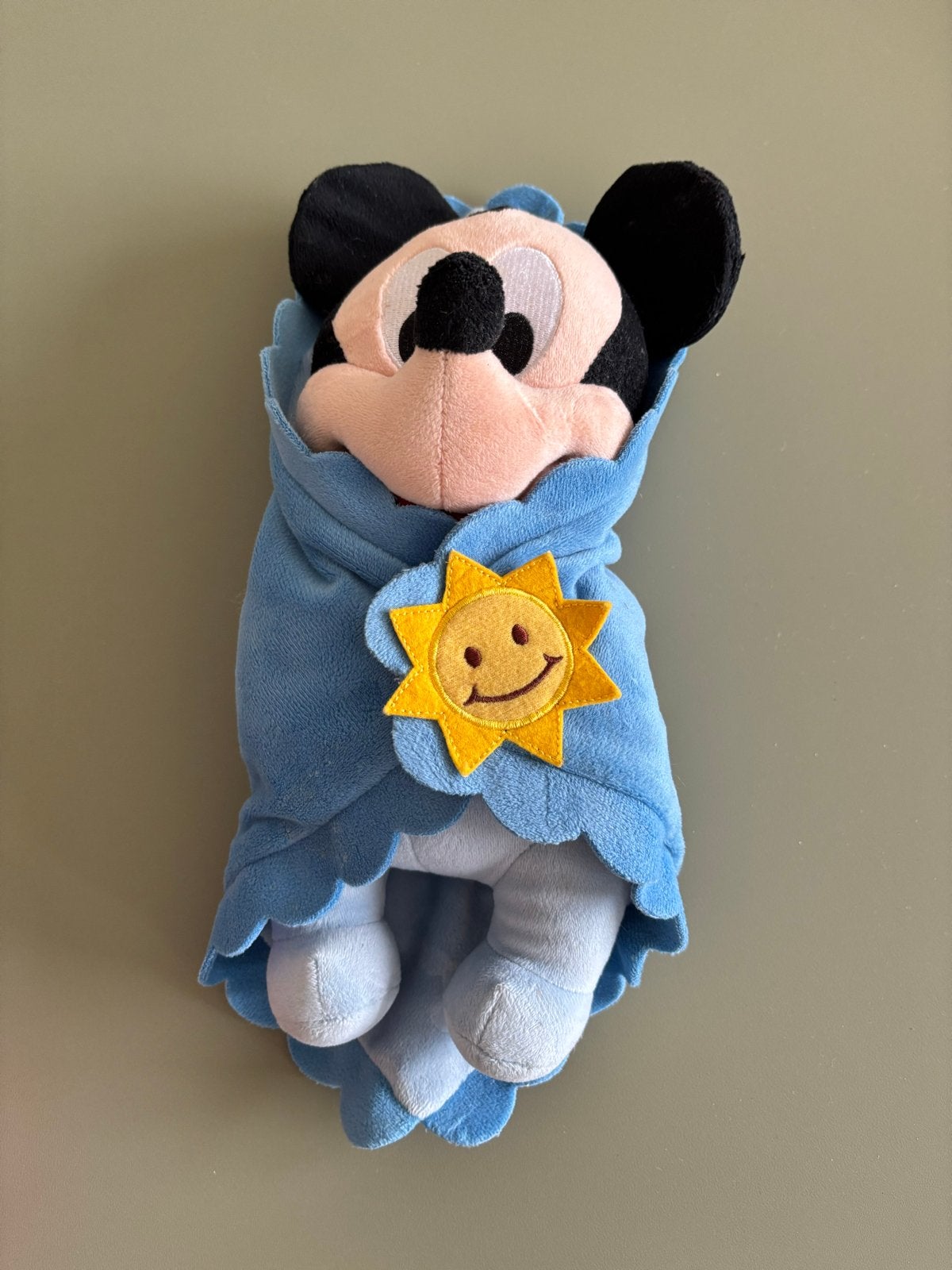 Disney Mickey Mouse knuffel in blauwe wikkeldeken, Ophalen, Gebruikt, Disney, Overige typen