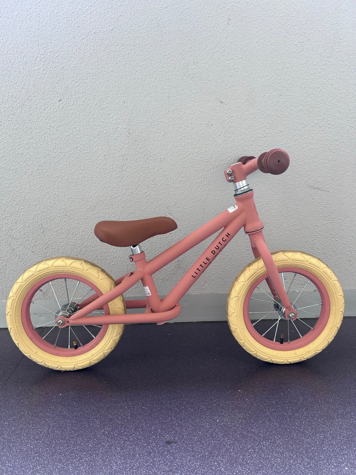Little Dutch loopfiets roze - Zo goed als nieuw, Ophalen of Verzenden, Zo goed als nieuw, Velgrem, Minder dan 16 inch