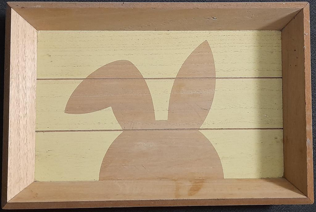 Decoratief dienblaadje met haasmotief, Ophalen of Verzenden, Zo goed als nieuw, Rechthoekig, Hout