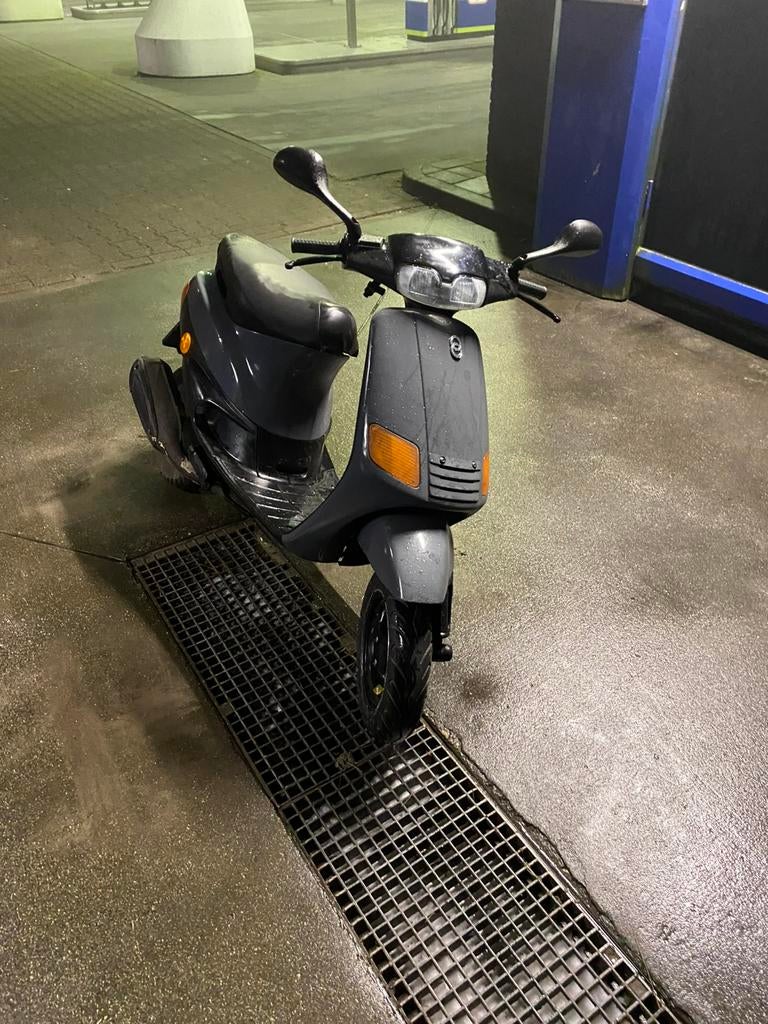 Zip fastrider 125 A1, Fietsen en Brommers, Ophalen, Zo goed als nieuw, Benzine, Zip