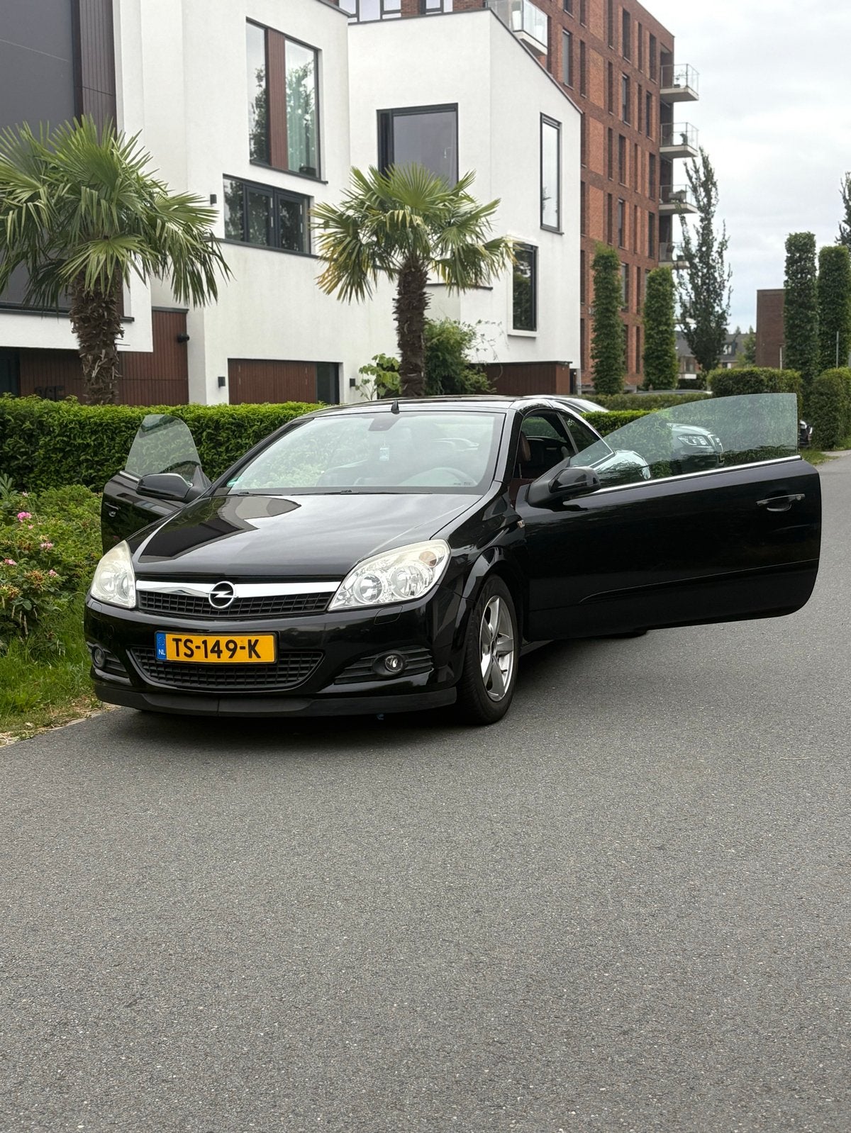 Opel Astra 1.8-16V 140pk 2007 Zwart, 4 cilinders, Cabriolet, 4 stoelen, 1796 cc