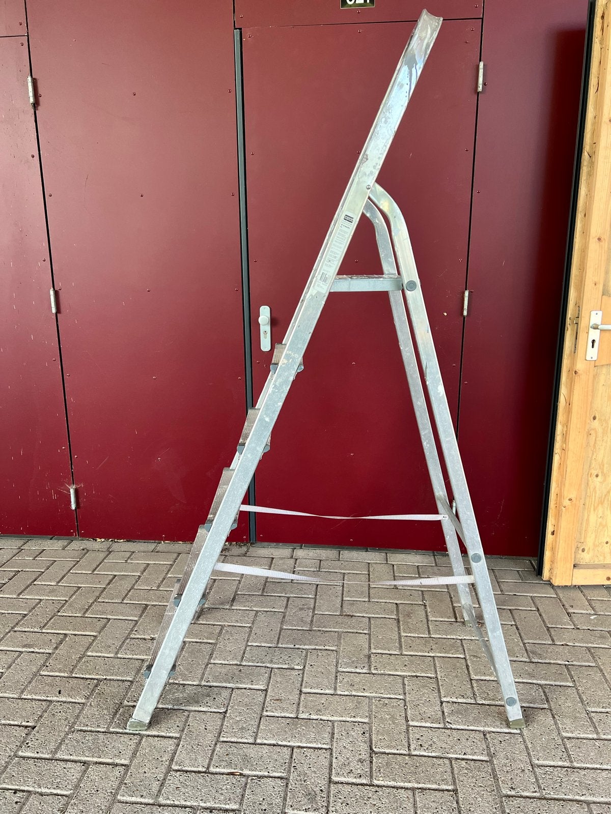 Aluminium huishoudtrap met 6 treden - Gebruikt, Doe-het-zelf en Verbouw, Ladders en Trappen, Ophalen, Gebruikt, Trap, Minder dan 2 meter