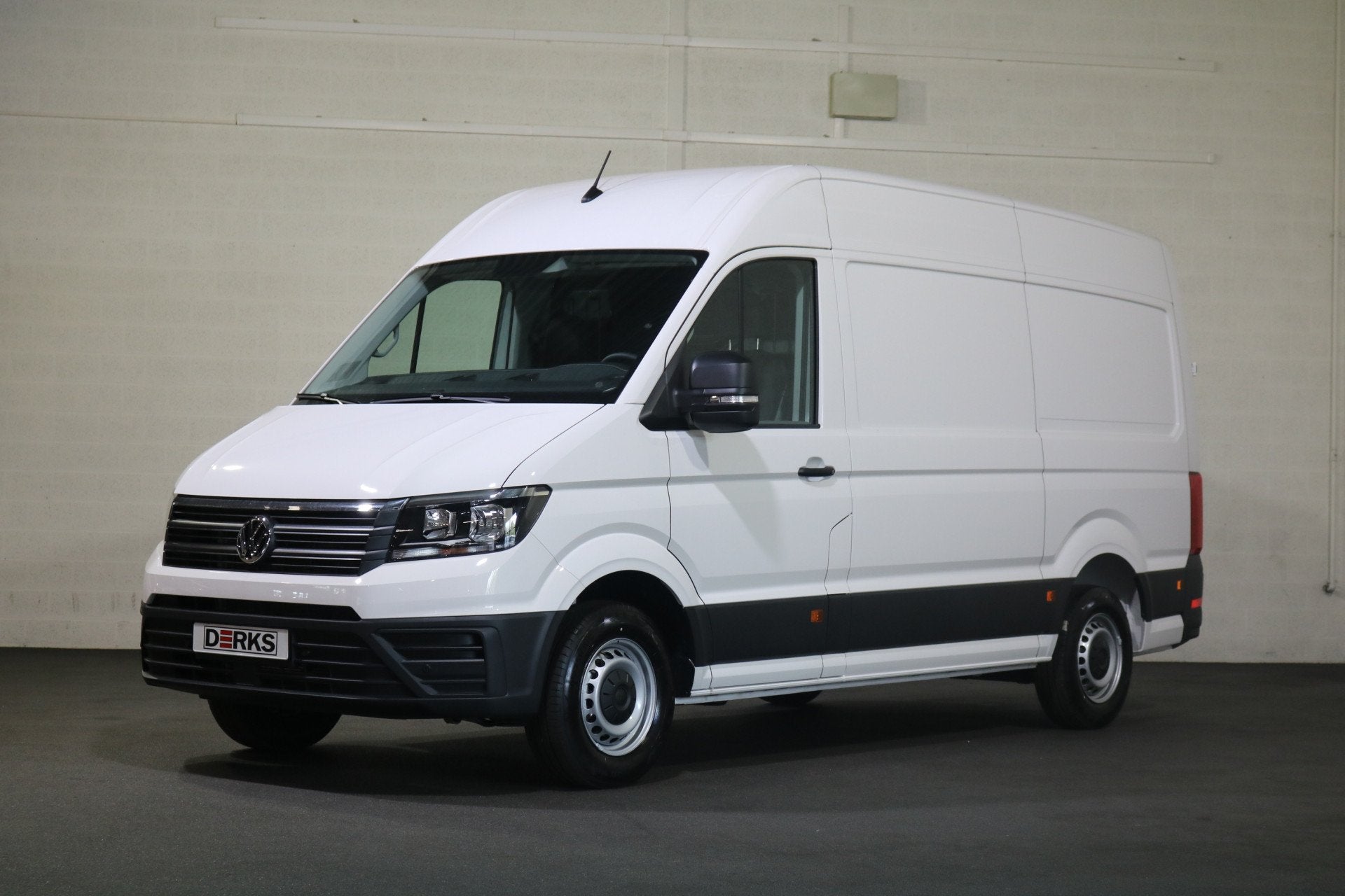 Volkswagen Crafter 2.0 TDI 177pk L3 H3 Automaat Airco Naviga, Stof, Gebruikt, 4 cilinders, Volkswagen