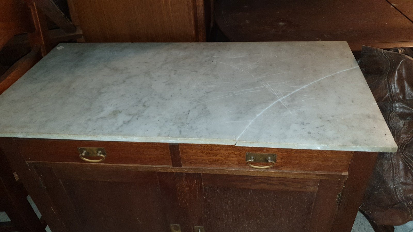 Antieke commode met marmeren blad, Ophalen