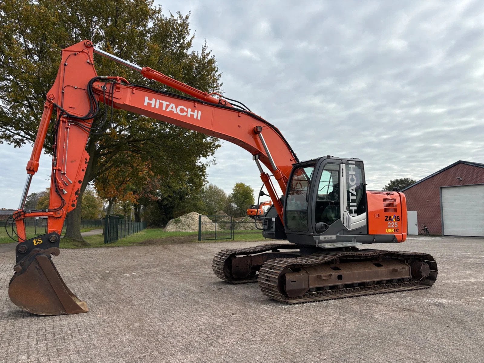 Hitachi ZX225 USRLC-3 Rupskraan graafmachine (bj 2010), Zakelijke goederen, Graafmachine