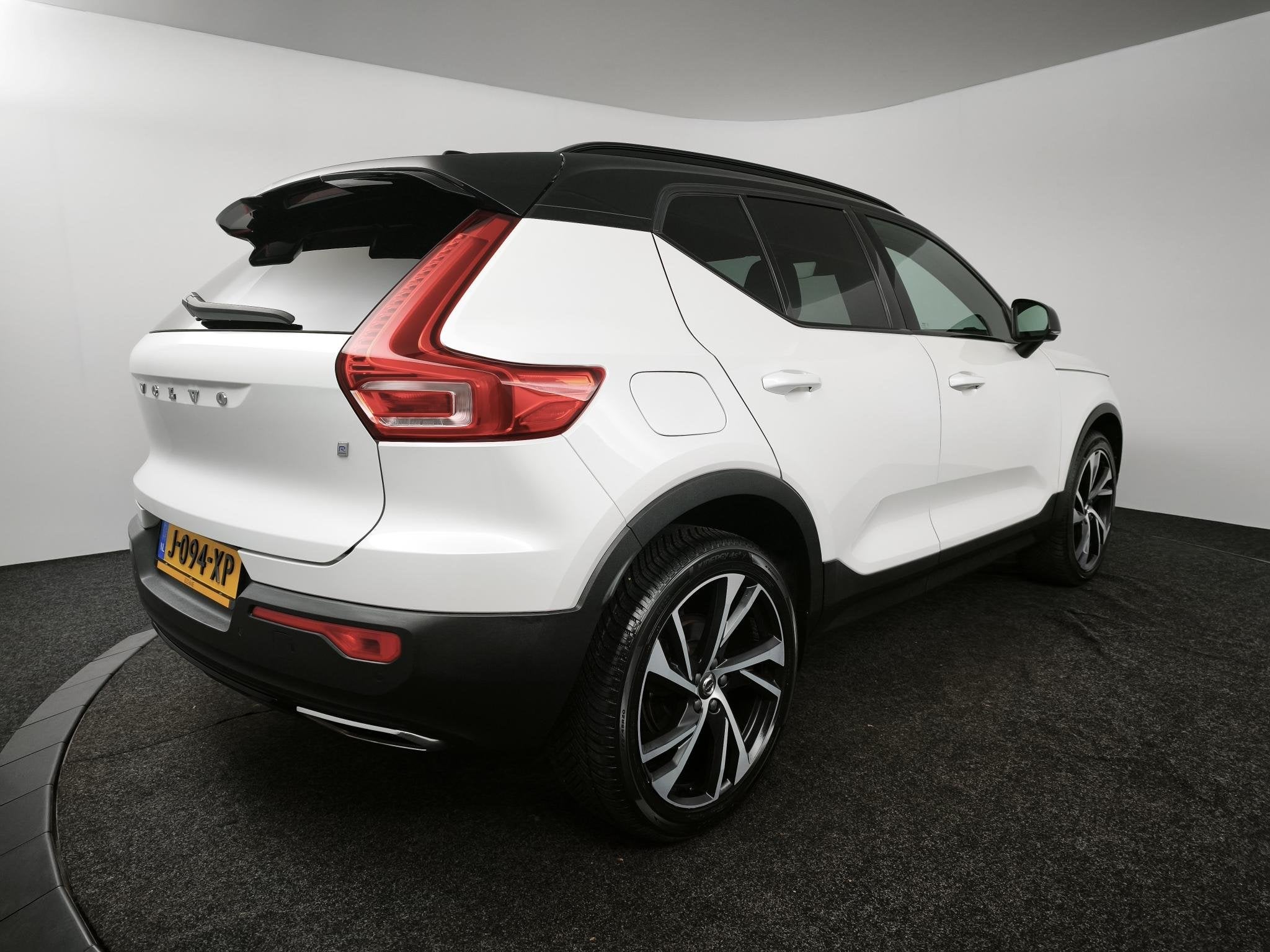 Volvo XC40 1.5 T3 R-Design | Achteruitrijcamera | Navigatie, Auto's, Volvo, Gebruikt, Met garantie (alle), SUV of Terreinwagen