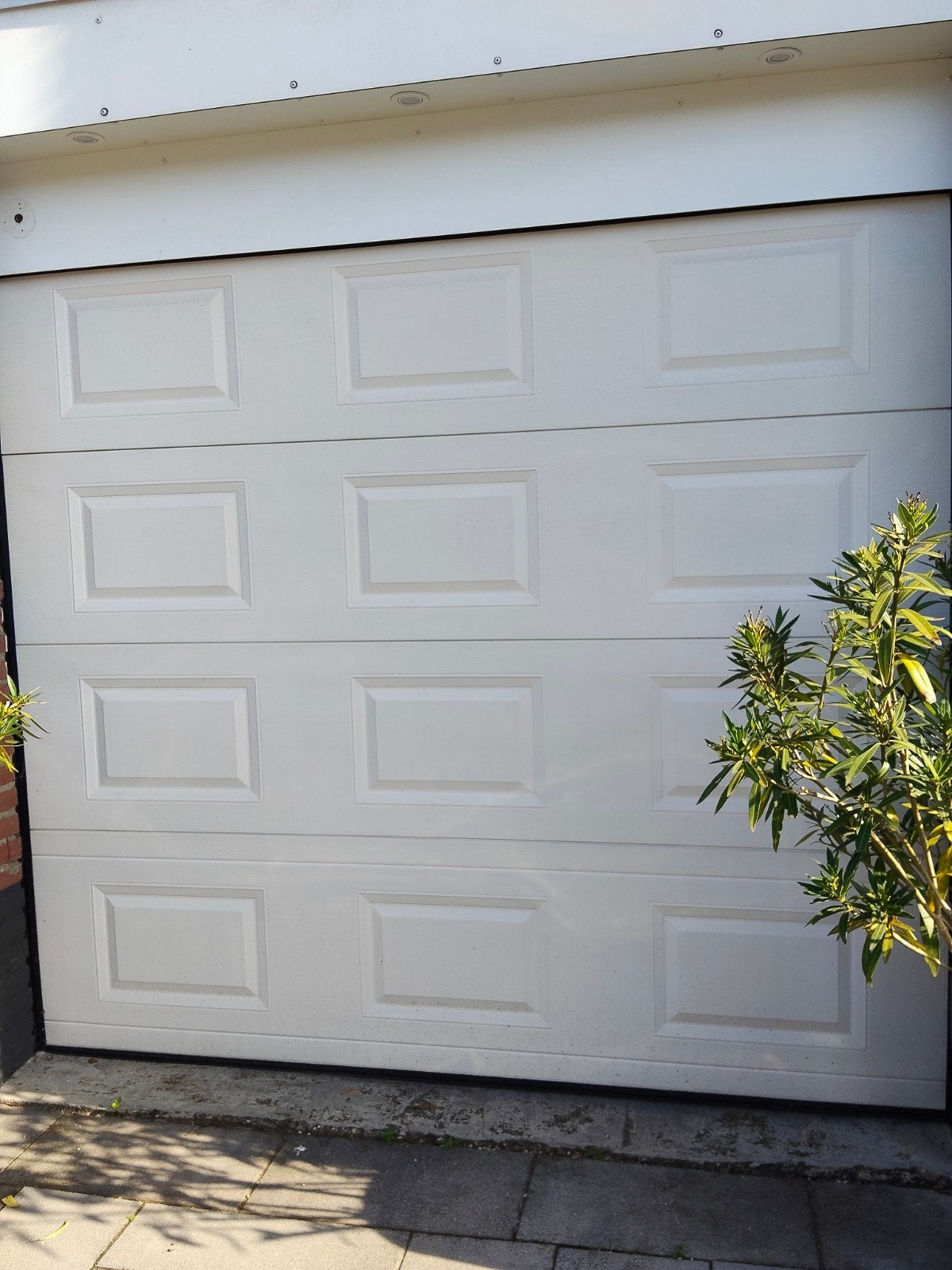 Witte Garagedeur met Elektrische Motor &3x Afstandsbediening, Ophalen, Gebruikt, Garagedeur, 120 cm of meer