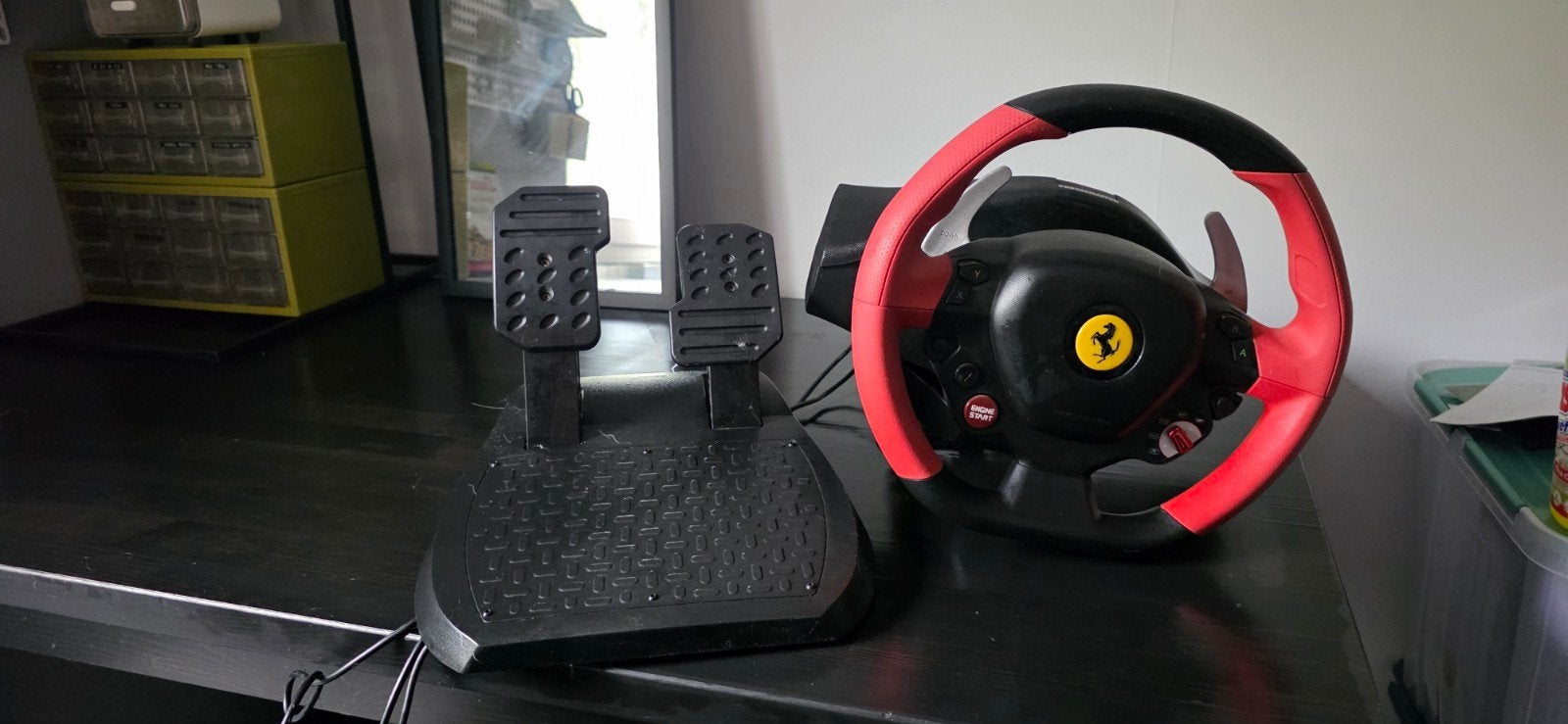 Thrustmaster Ferrari racestuur met pedalen (zonder doos), Ophalen, Overige merken, Gebruikt