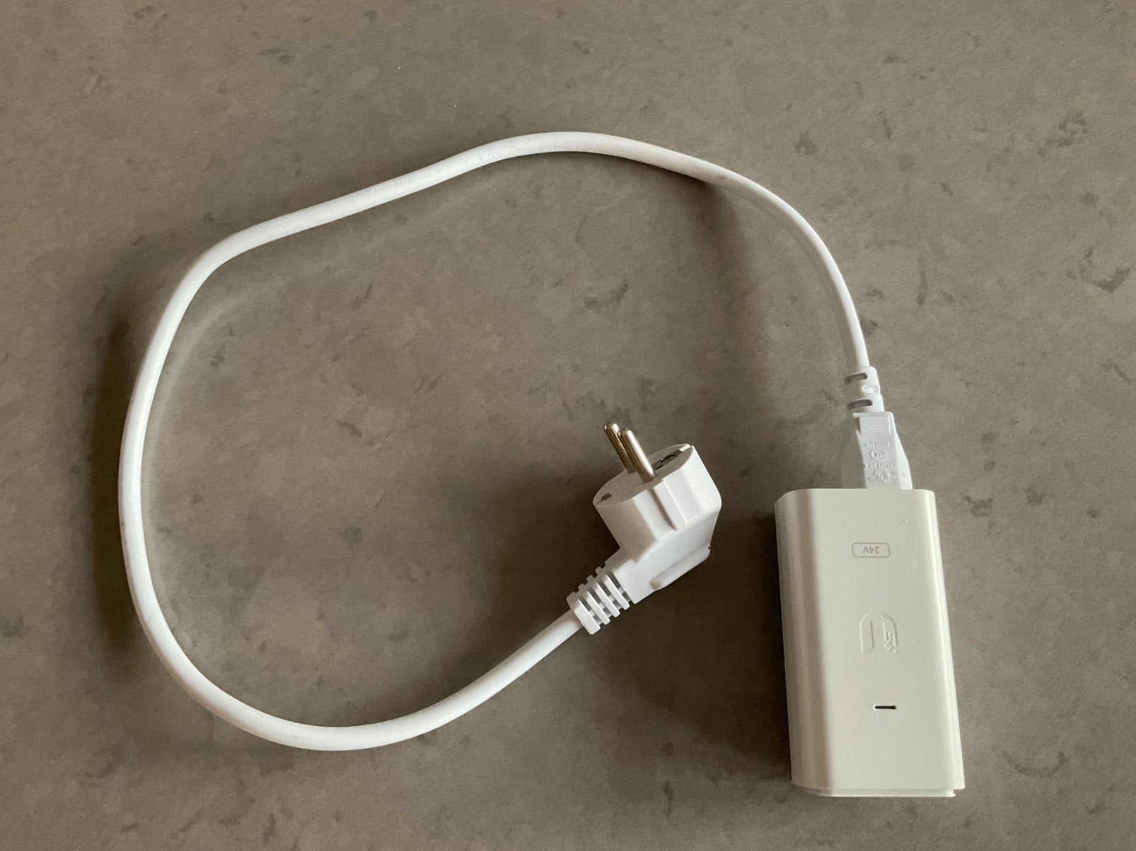 Nieuwe Ubiquiti 24V PoE adapter met stroomkabel, Ophalen of Verzenden, Nieuw