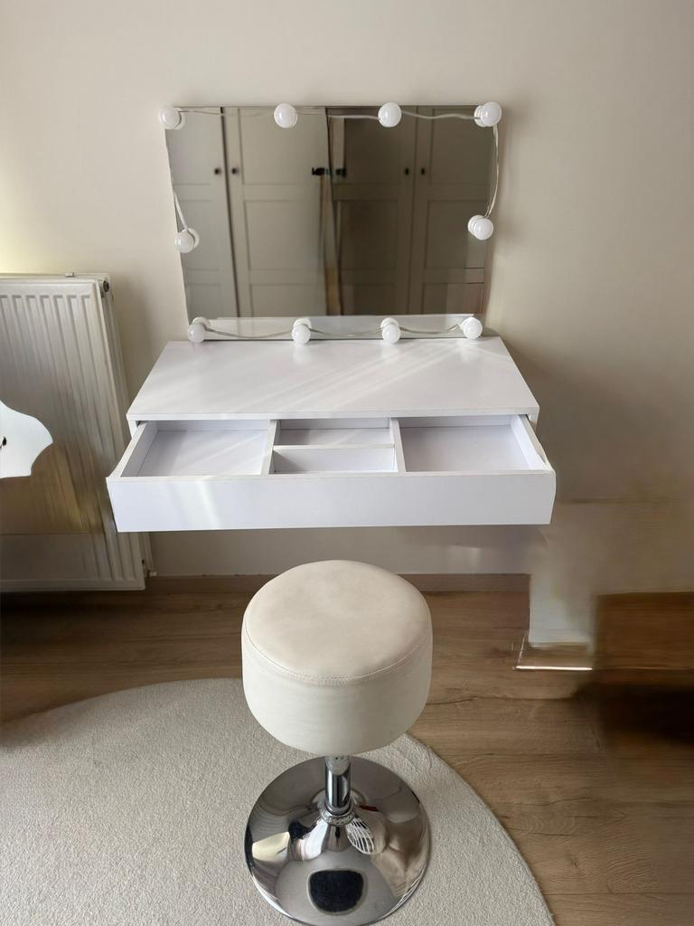 Make-up tafel met spiegel en verlichting + kruk, Ophalen, Zo goed als nieuw, 50 tot 100 cm, Minder dan 100 cm
